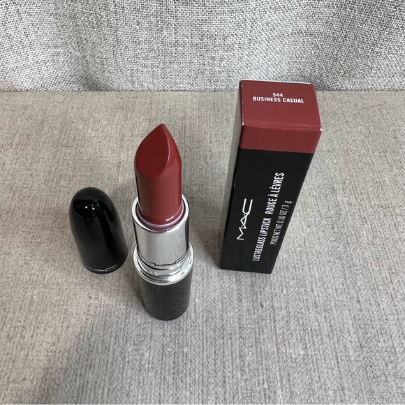 🎁2 for $30🎁 MAC Lustreglass Sheer-Shine Lipstick - Picture 3 of 8